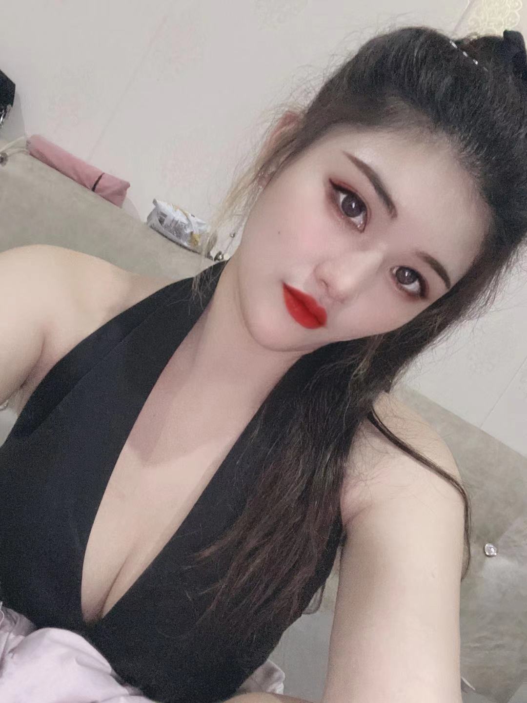 润茂广场小妹